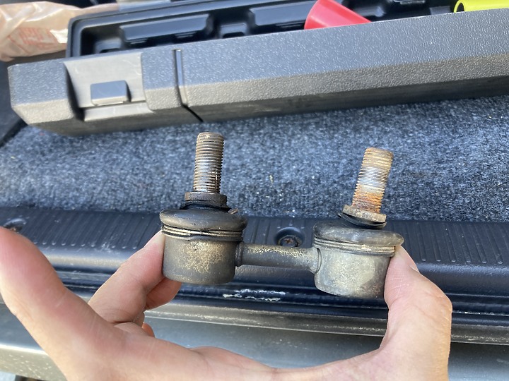 教學文：第一代RAV4 前防傾桿拉桿更換