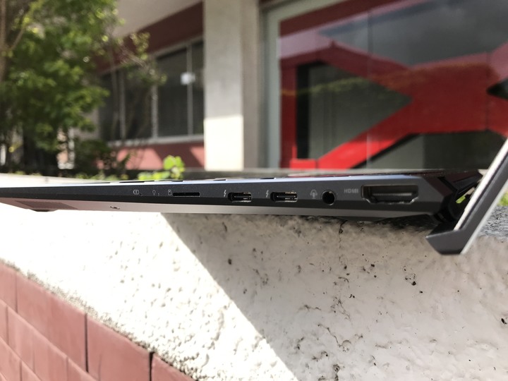 ZenBook UX5400 滿足頂級的視覺饗宴