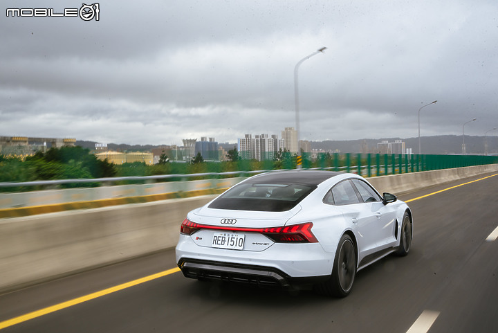 Audi RS e-tron GT試駕|後勁十足且充滿成熟魅力!