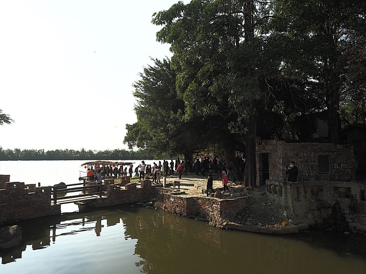 學甲 老塘湖藝術村 — 穿越時空的街景、城池、旅館、賣店，還有大爆發的殘破廢墟風