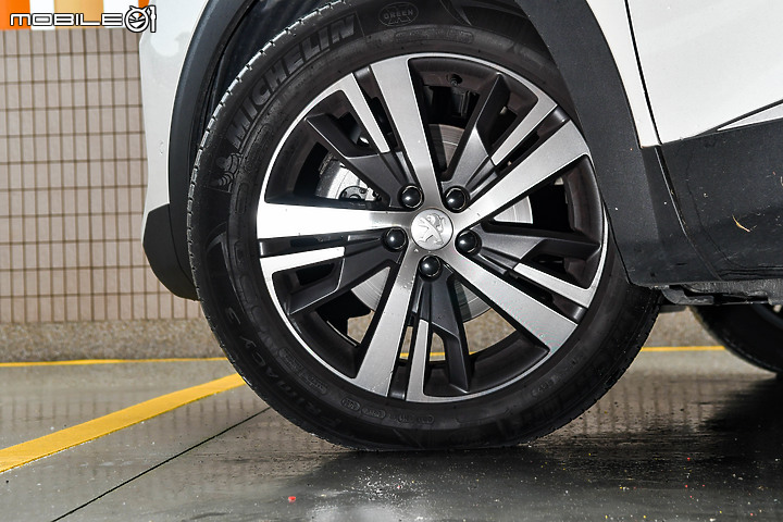 七人座SUV頂上對決 │ VW Tiguan Allspace x Hyundai Santa Fe x Kia Sorento x Peugeot 5008