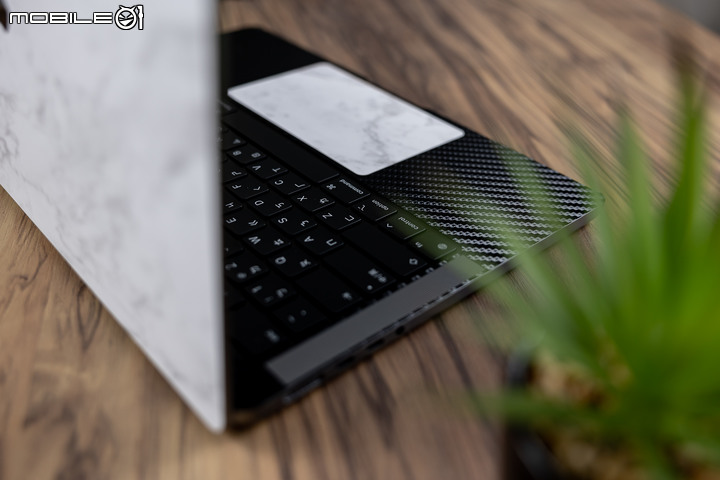 MacBook 需要包膜嗎？自己 DIY 貼膜紀錄、常見問題分享