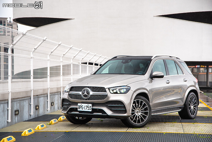 Mercedes-Benz GLE 300d 4MATIC 試駕｜換裝四缸輕油電，舒適性依然是最高水準！