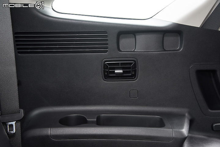 七人座SUV頂上對決 │ VW Tiguan Allspace x Hyundai Santa Fe x Kia Sorento x Peugeot 5008
