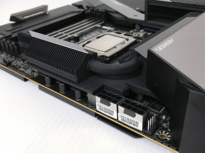 點我看大圖 GIGABYTE Z690 AORUS XTREME旗艦級極致主機板,開箱分享!
