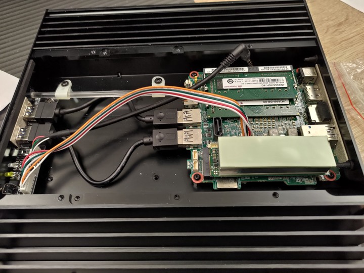 (開箱) NUC 換台式無風扇機殼