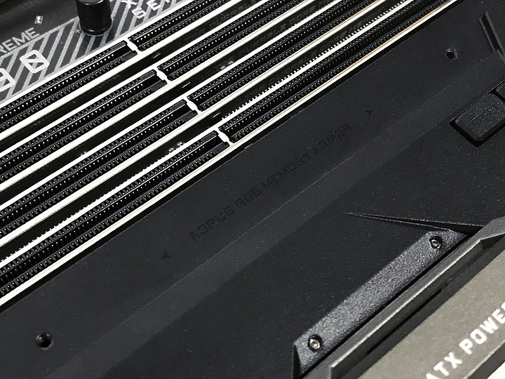 點我看大圖 GIGABYTE Z690 AORUS XTREME旗艦級極致主機板,開箱分享!