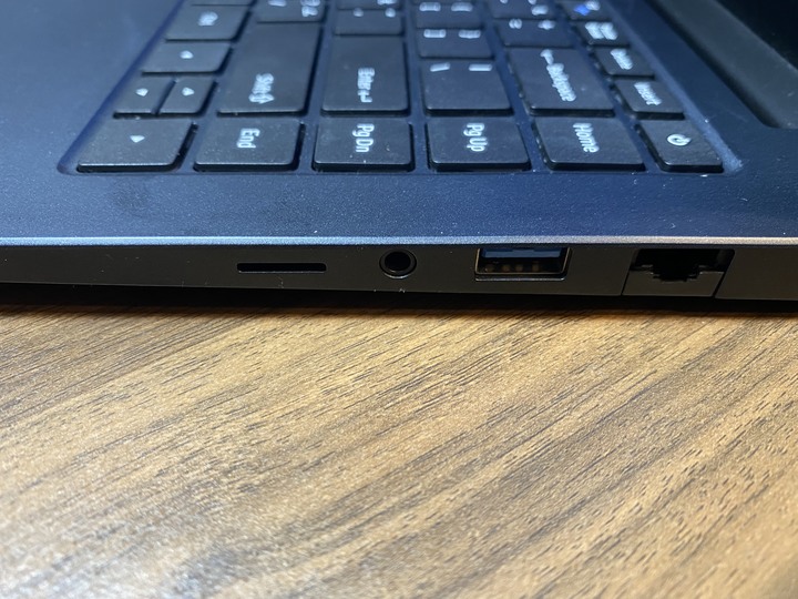 【開箱】Dynabook CS40L-H