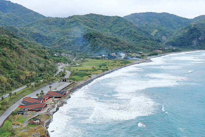 點我看大圖 (映像旅行) 走在磯崎、感受融合 in花蓮豐濱 feat. Canon EOS R6