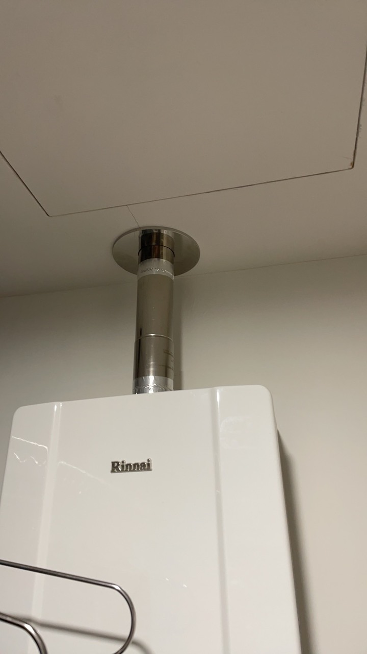 林內強排瓦斯熱水器安裝後,天花板牆壁做水災求救