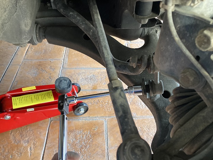 教學文：第一代RAV4 前防傾桿拉桿更換