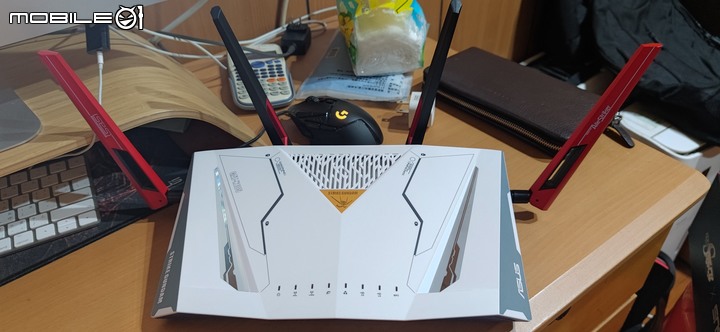 點我看大圖 華碩 rt-ax88u x gundam鋼彈 簡易開箱