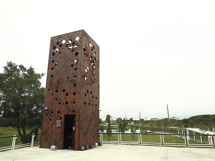 屏東市 屏東縣民公園|崇蘭新村(成功區)|勝利新村 之 屏東燈會展區 — 全臺首座工業遺構公園與最大面積日式宿舍群中的燈會