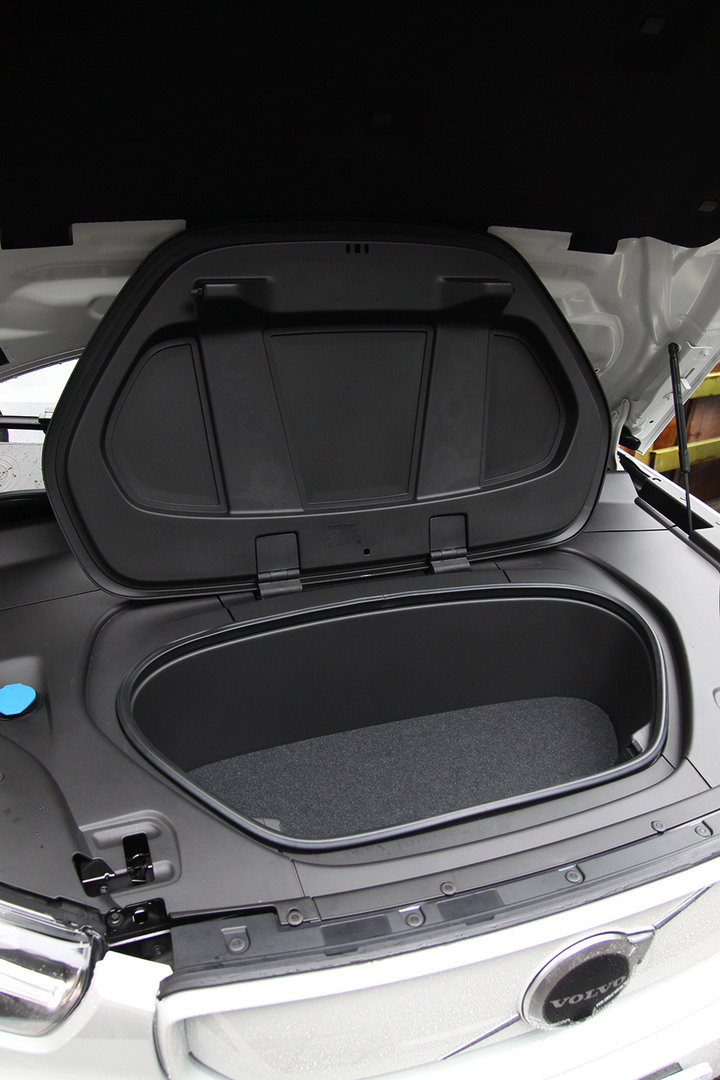 Volvo XC40 Recharge P8 搶先試駕