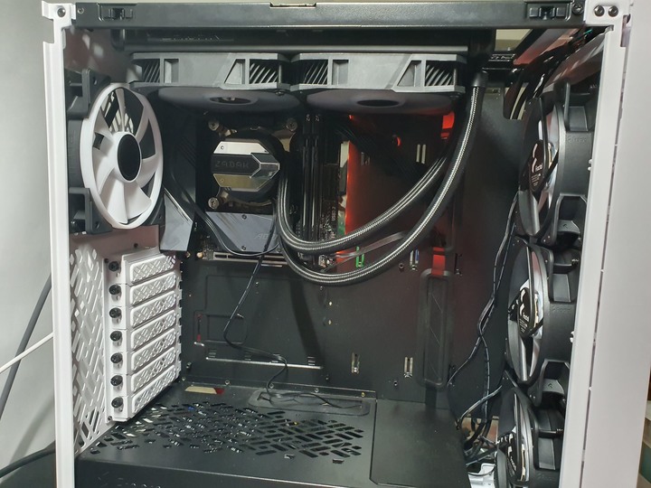 極致安靜信仰風扇,ROG STRIX XF 120 開箱試用