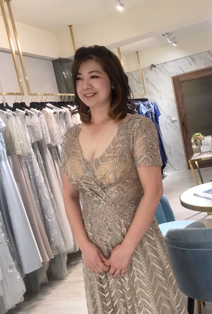 台中媽媽禮服晚禮服出租分享(含試穿&實穿照)