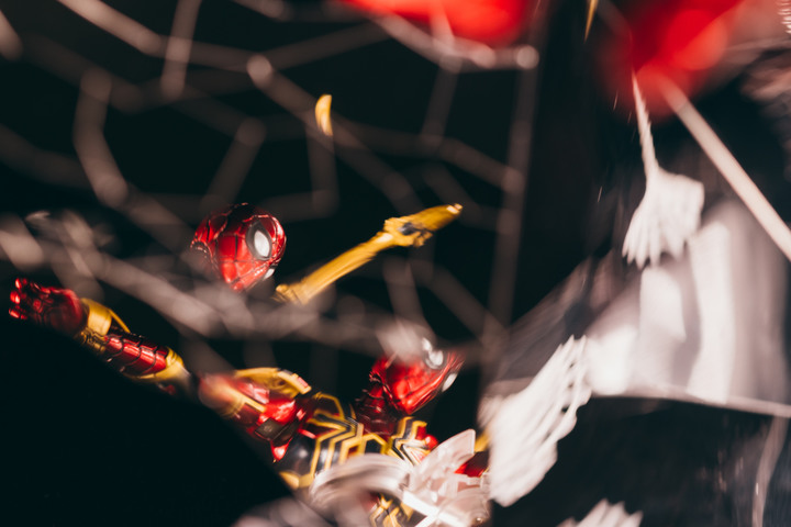 御模道鋼鐵蜘蛛人，鏡世界場景製作【不管我嗑了甚麼，你要不要都來一點】