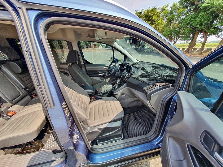 點我看大圖 Ford Tourneo Connect 使用心得