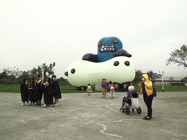 屏東市 屏東縣民公園|崇蘭新村(成功區)|勝利新村 之 屏東燈會展區 — 全臺首座工業遺構公園與最大面積日式宿舍群中的燈會