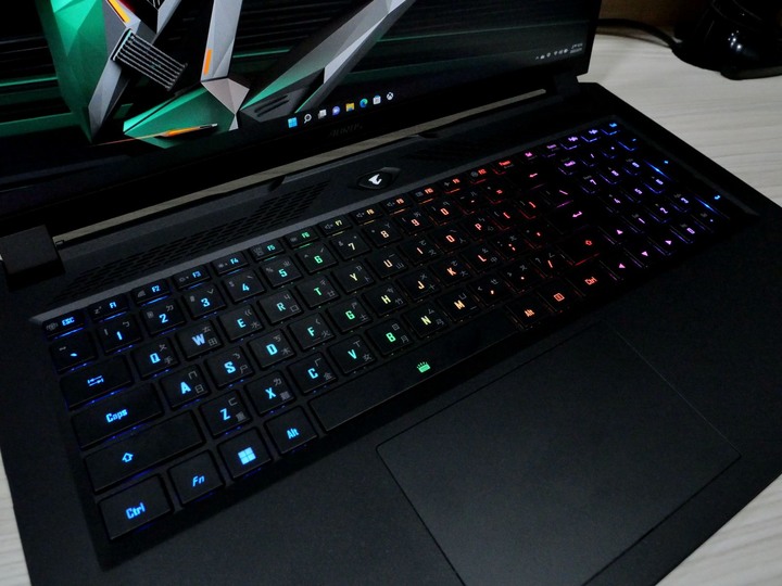 頂級配備電競筆電 AORUS 17 XE4 測試分享