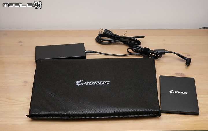 點我看大圖 窄框設計12代 3070Ti 高規搭載AORUS 15 XE4 炫影黑遊戲筆電開箱