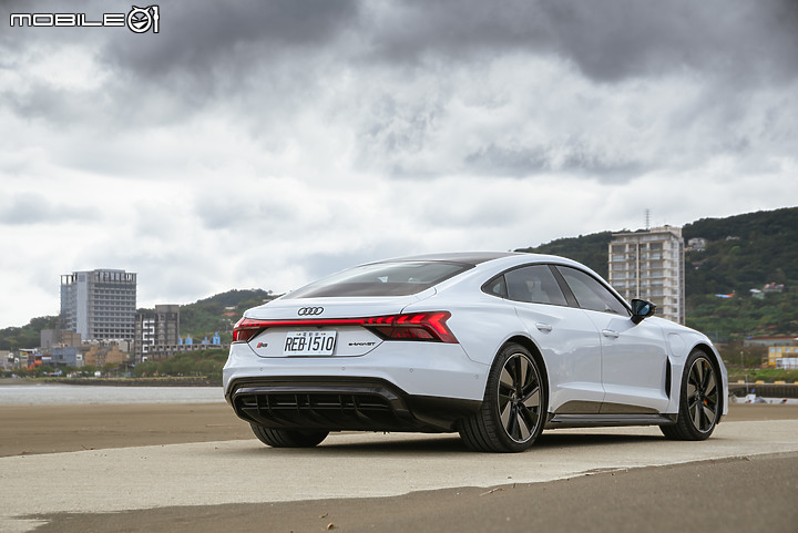 Audi RS e-tron GT試駕|後勁十足且充滿成熟魅力!