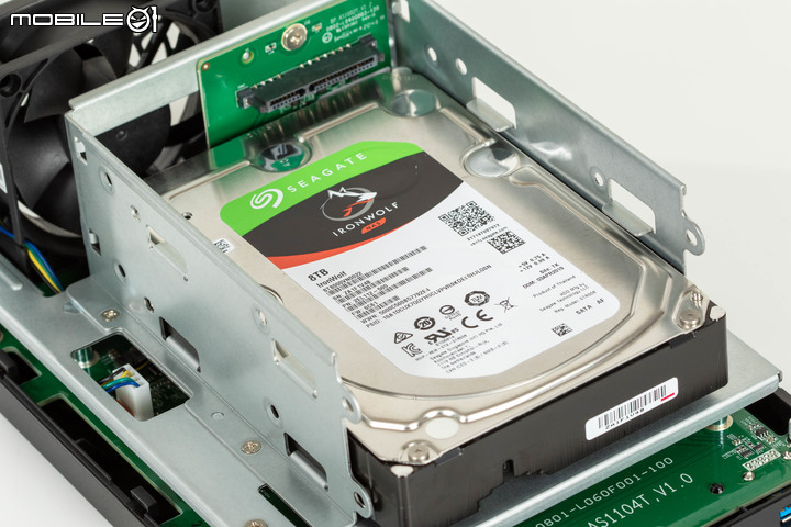 ASUSTOR DRIVESTOR 2 AS1102T NAS 開箱 在平實價格內提供 2.5 Gbps 連網備份選擇