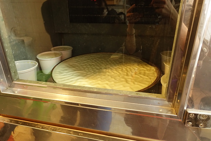 【外星貓遊地球】伊朗,一個神祕古老、又迷人的國度(第十章-星期五清真寺、伊斯法罕大巴札、四十柱宮)