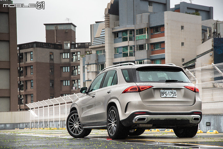 Mercedes-Benz GLE 300d 4MATIC 試駕｜換裝四缸輕油電，舒適性依然是最高水準！