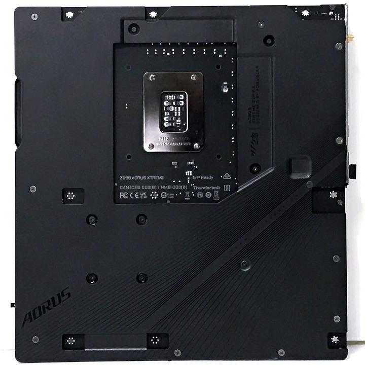 點我看大圖 GIGABYTE Z690 AORUS XTREME旗艦級極致主機板,開箱分享!