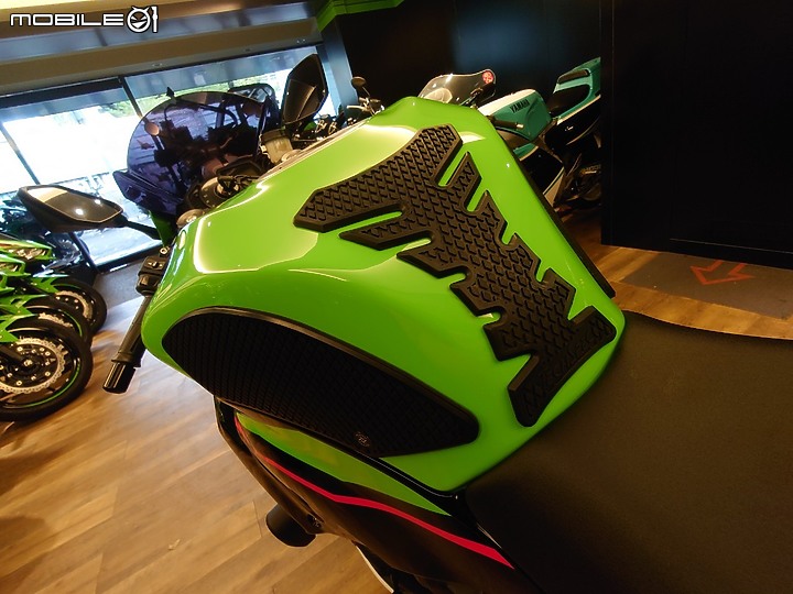 點我看大圖 【新車開箱】 2022年式 ZX6R 生日當天浮誇開箱~ (文多圖多廢話也很多XD)