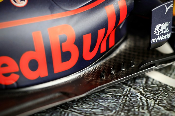 《 MINICHAMPS 1:18 Red Bull RB15 F1賽車模型 》賽道靈魂，飆速求生