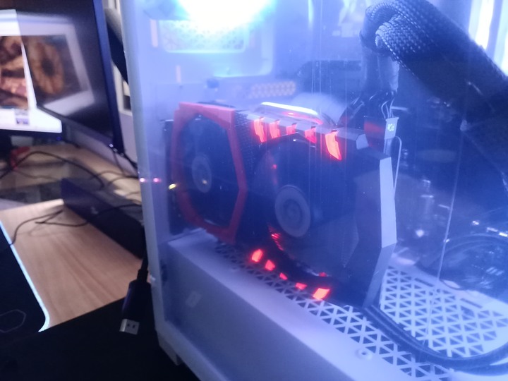 純白紳士 Corsair海盜船 iCUE 5000X RGB QL Edition 開箱評測