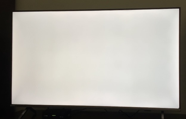 請問飛利浦新電視這樣正常嗎？