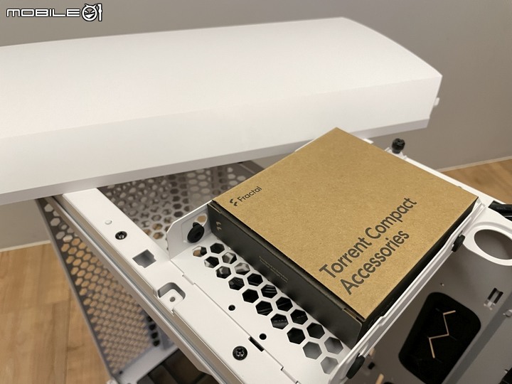 Fractal Design Torrent Compact 緊湊型ATX機殼 開箱+測試