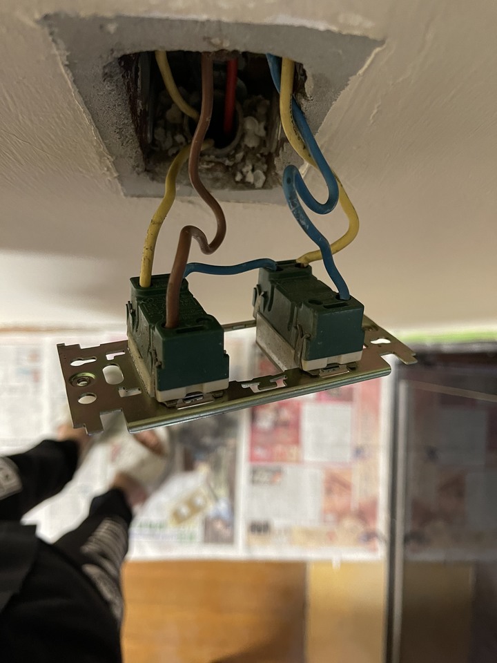 電燈開關水線接線問題