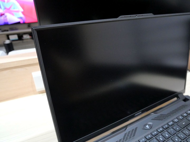 頂級配備電競筆電 AORUS 17 XE4 測試分享