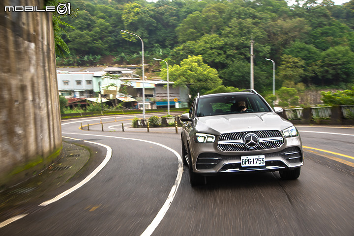 Mercedes-Benz GLE 300d 4MATIC 試駕｜換裝四缸輕油電，舒適性依然是最高水準！