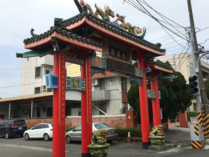 騎 遊 新 營 、 鹽 水 追 蜂 炮