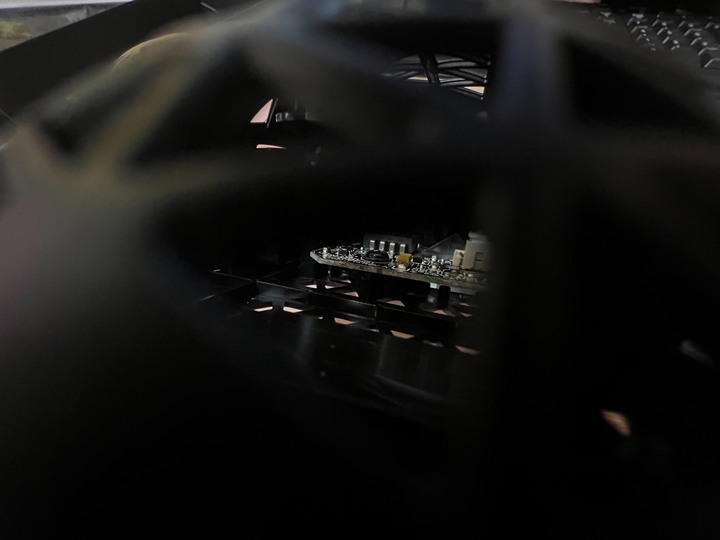 [開箱] TUF GAMING M4 AIR 中空電競滑鼠