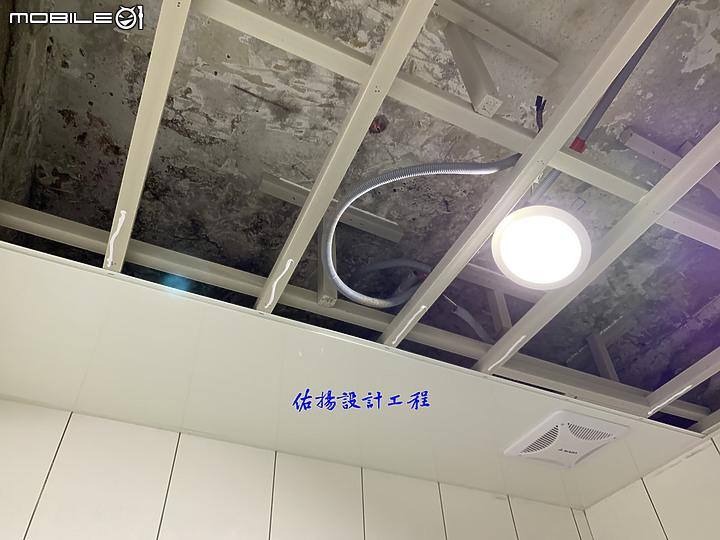 點我看大圖 浴室廚房天花板不怕白蟻吃光結構角材 | 100%全防水防白蟻塑膠角材 | 實際案例分享