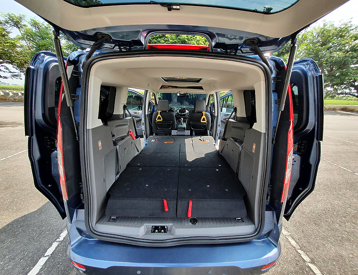 點我看大圖 Ford Tourneo Connect 使用心得