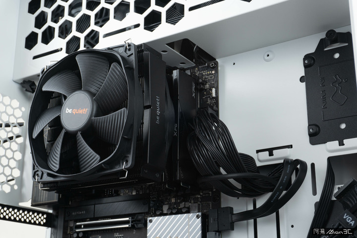 點我看大圖 「開箱」be quiet! Dark Rock TF 2 - 誰說下吹式散熱器只能給 ITX 用?