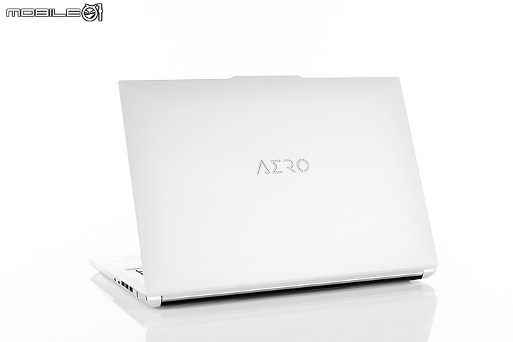 GIGABYTE AERO 16 YE5 測試報告｜頂尖效能的創作者筆電