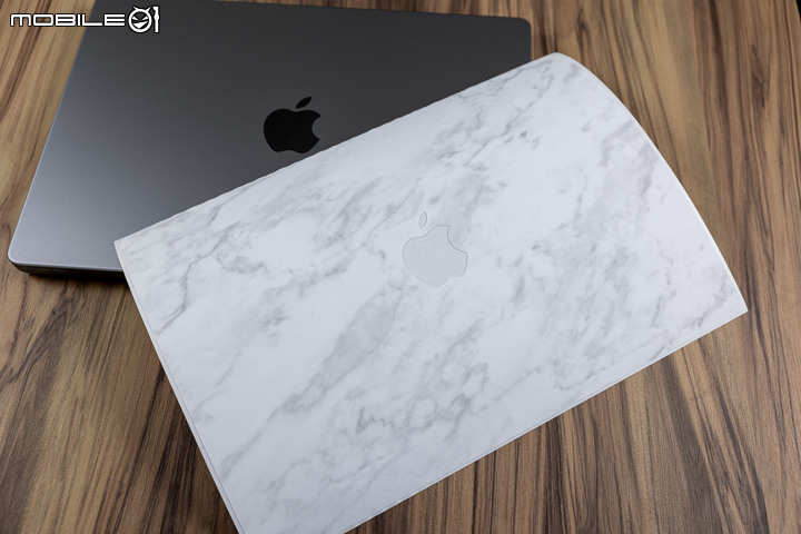 MacBook 需要包膜嗎？自己 DIY 貼膜紀錄、常見問題分享