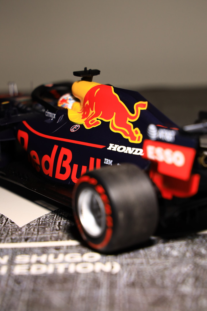 《 MINICHAMPS 1:18 Red Bull RB15 F1賽車模型 》賽道靈魂，飆速求生