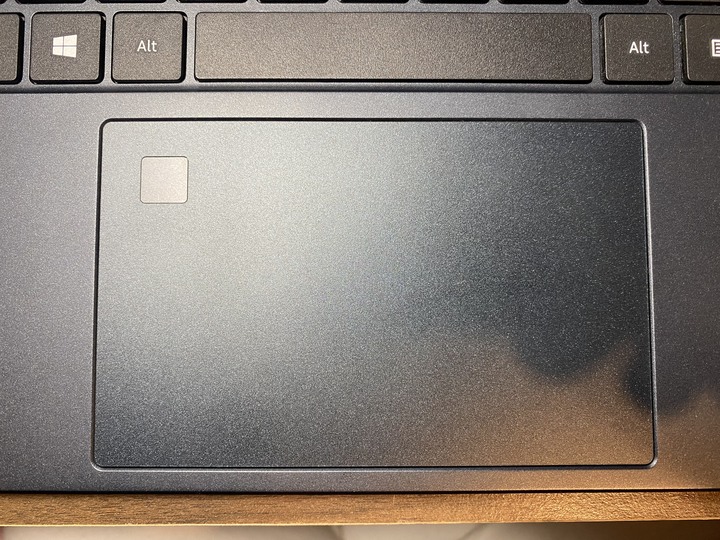 【開箱】Dynabook CS40L-H