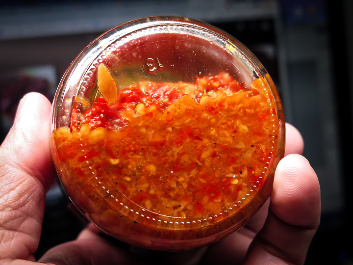 點我看大圖 【開罐】麻不是辣,但更勝於辣啊......傳說中的四川大紅袍手工釀製「迺個辣」開罐試吃..