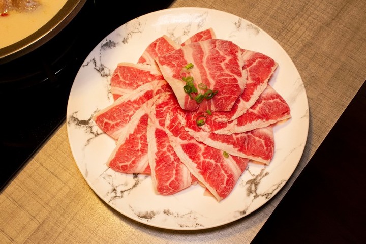 台中鍋物｜大推粵式豬肚雞煲鍋，隱藏港味十足臘味煲仔飯！