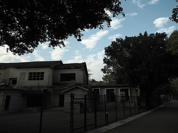 岡山 醒村 |原岡山日本海軍航空隊宿舍群 — 飛行教官們的宿舍,特殊的日治時期2層樓宿舍建築,電視劇《一把青》的取景場景